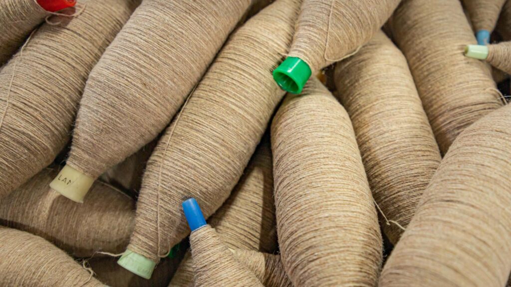 How is a recycled wool fabric made? - Manteco